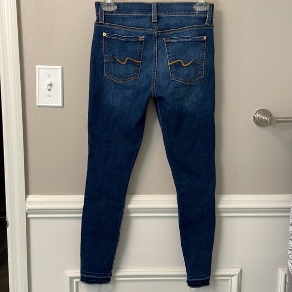 Ankle Cut Jeans - Picture 4 of 6